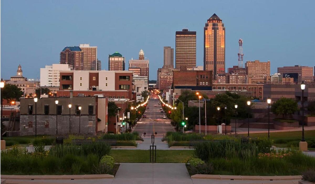 Apartmán Large Downtown 2Br -Hot Tub-Downtown! Des Moines Exteriér fotografie