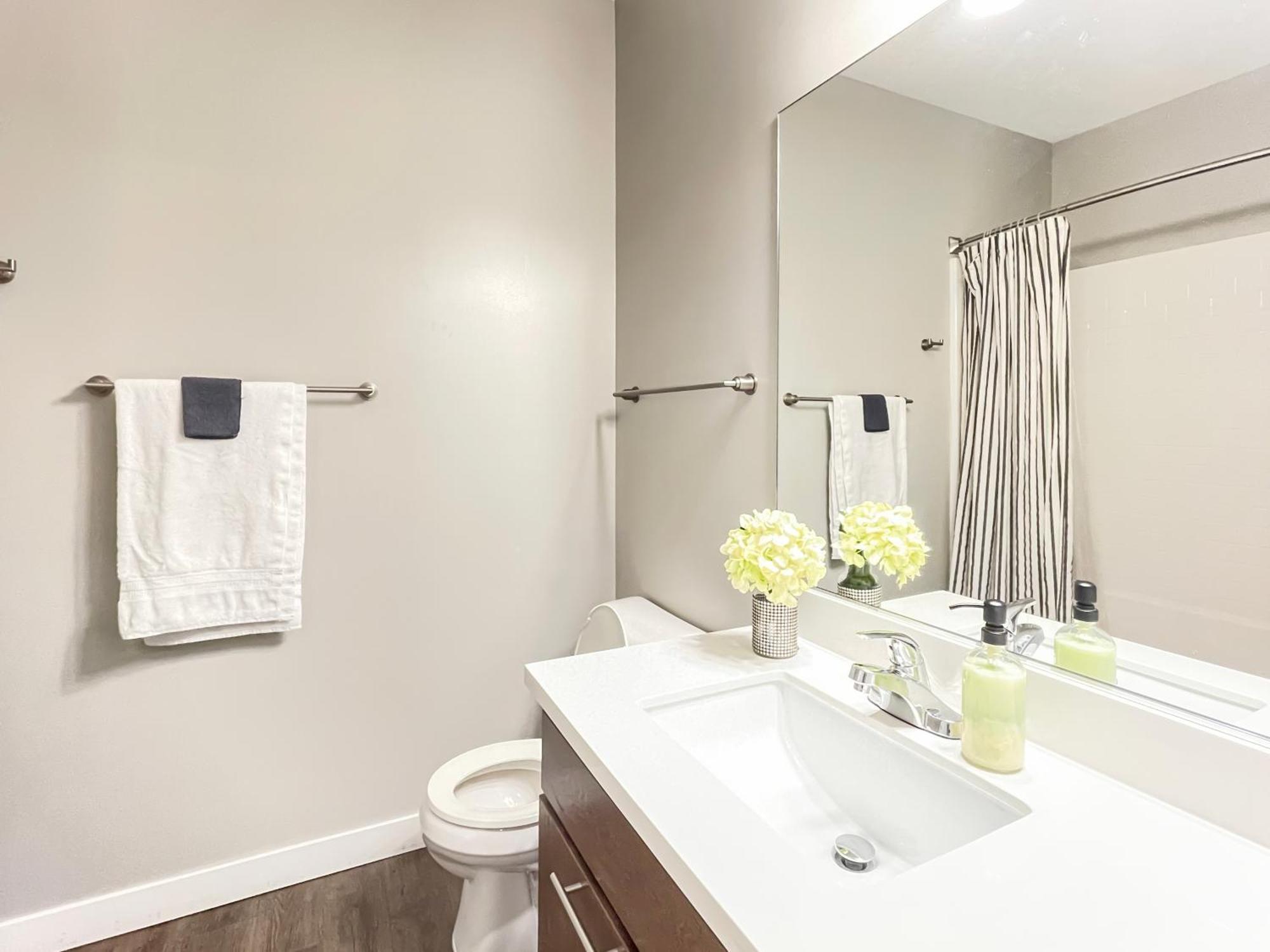 Apartmán Large Downtown 2Br -Hot Tub-Downtown! Des Moines Exteriér fotografie